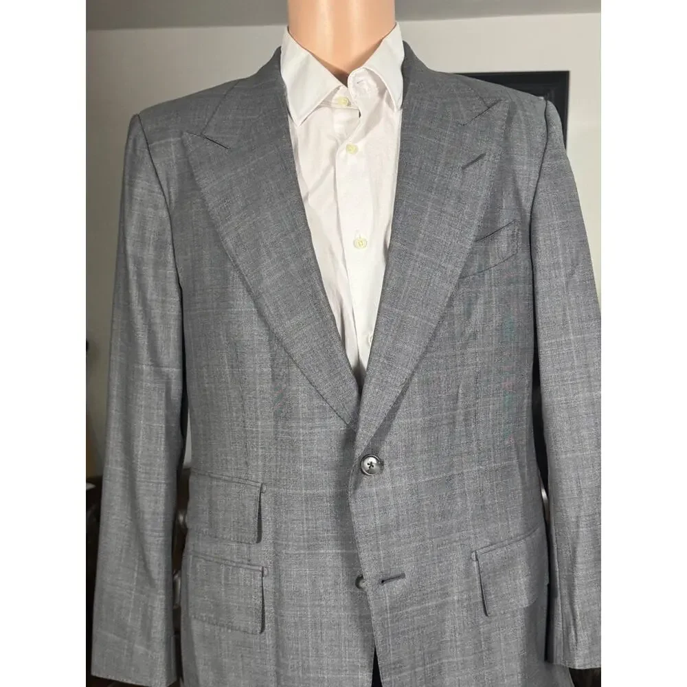Tom Ford Gray Peak Lapel 2pc Suit 50EU 40R US men's 35x29 inseam Wool  Italy